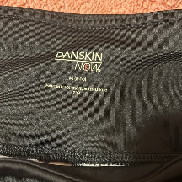 Beautiful Yoga pants worn 1x - Picture 5 of 6